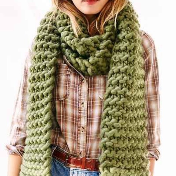 silence + noise Accessories - Silence + Noise Chunky green scarf